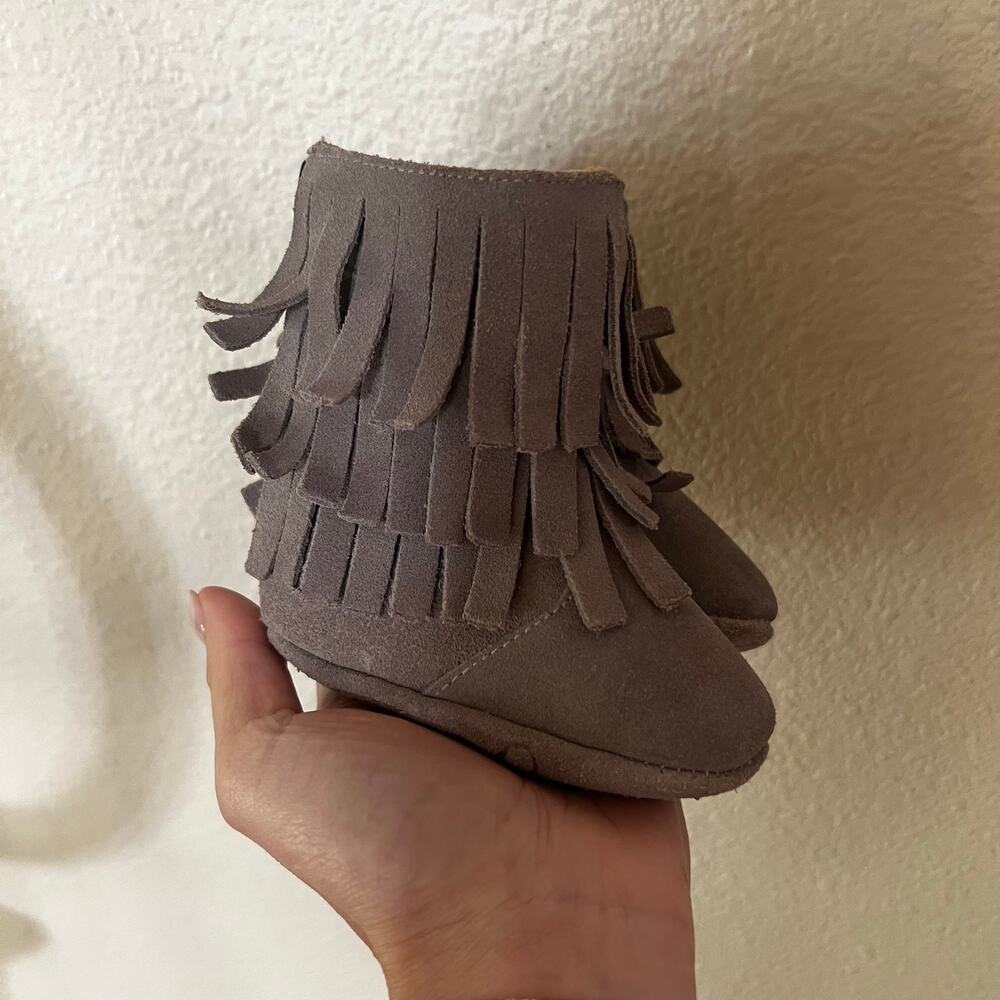 Monkey Feet gray suede fringe boots baby walker shoes 3-6m